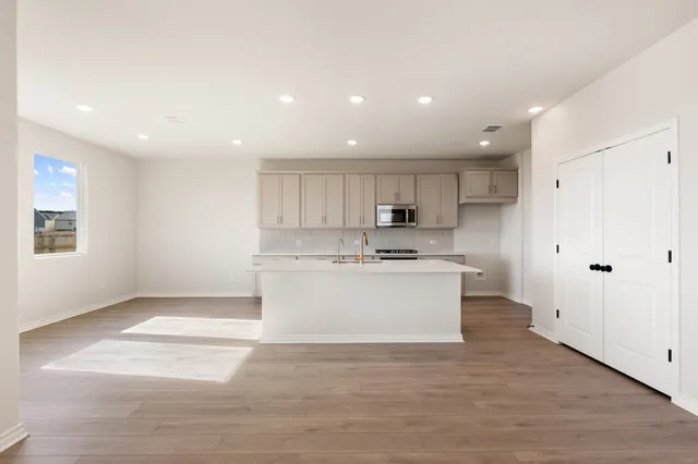 $414,865 | 124 Clover Bend, Liberty Hill, TX 78642