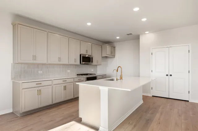 $414,865 | 124 Clover Bend, Liberty Hill, TX 78642