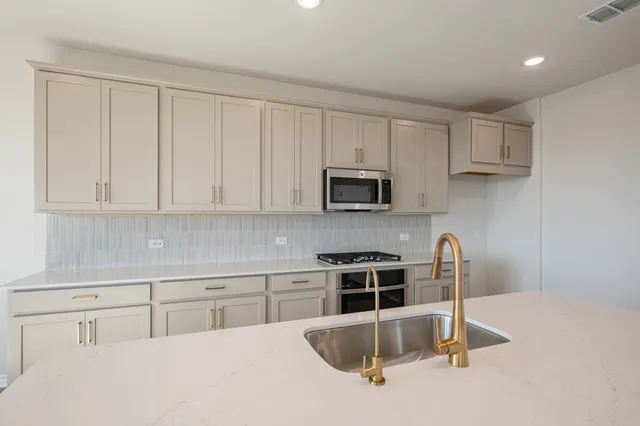 $414,865 | 124 Clover Bend, Liberty Hill, TX 78642