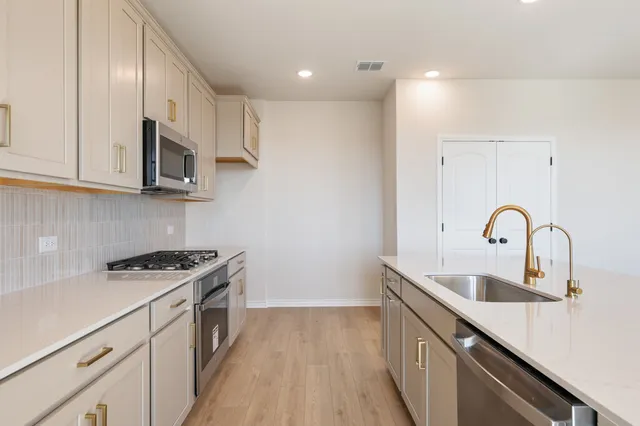 $414,865 | 124 Clover Bend, Liberty Hill, TX 78642