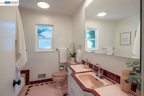 $1,060,000 | 3175 Revere Avenue, Oakland, CA 94605