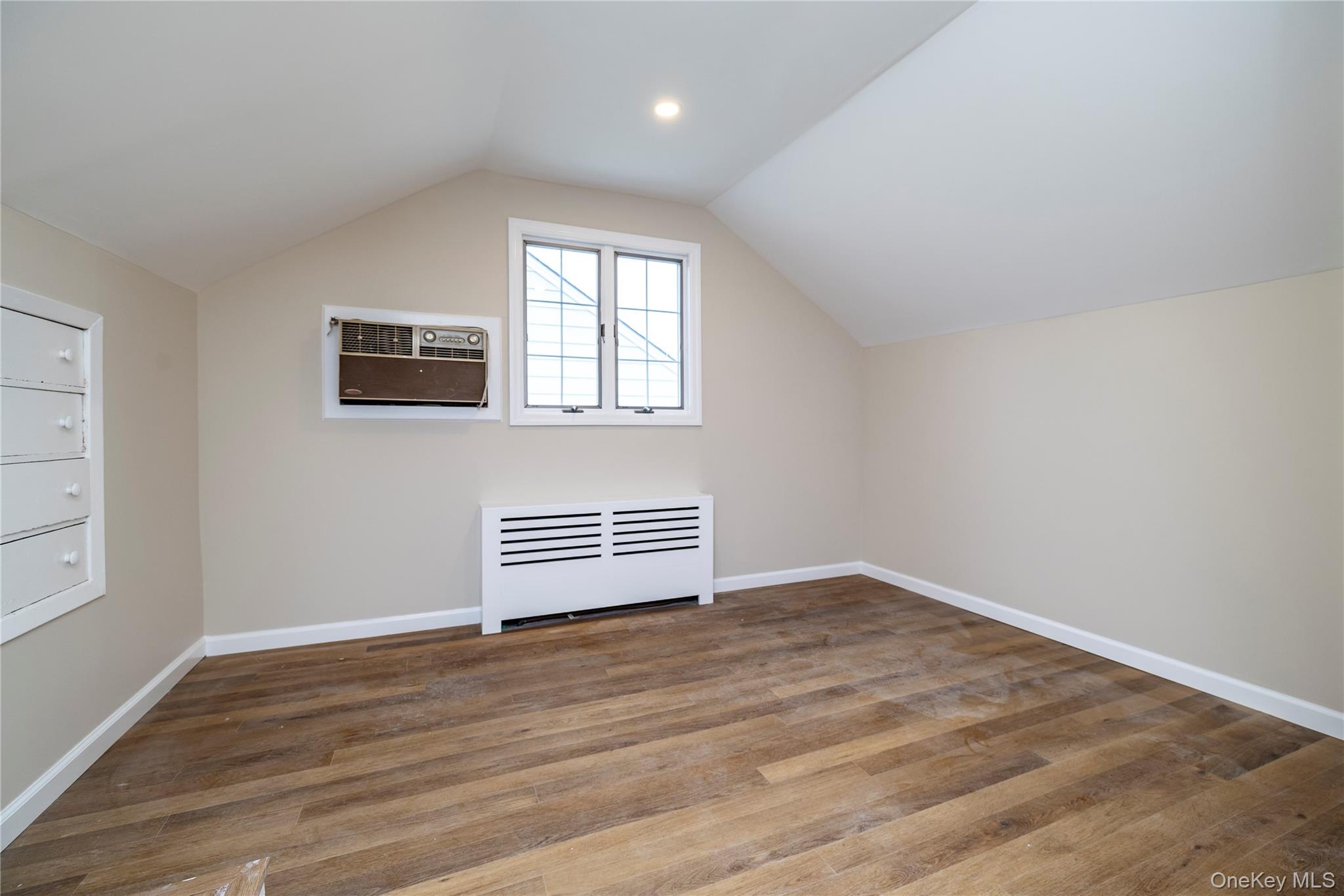 485 Farm Ranch Road West Bethpage, NY 11714 - Photo 19 of 26 Third Bedroom with New Vinyl Flooring and New High Hat Lights