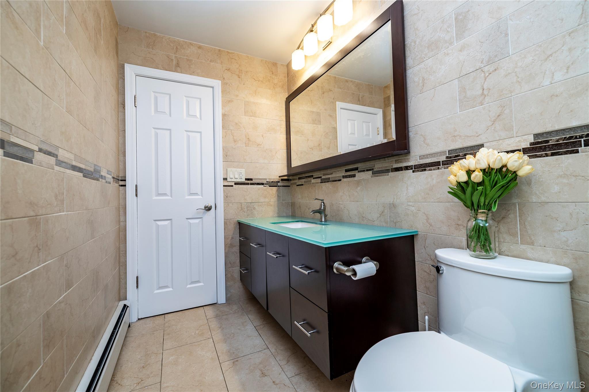 485 Farm Ranch Road West Bethpage, NY 11714 - Photo 22 of 26 Large Full Bathroom with Tile Throughout