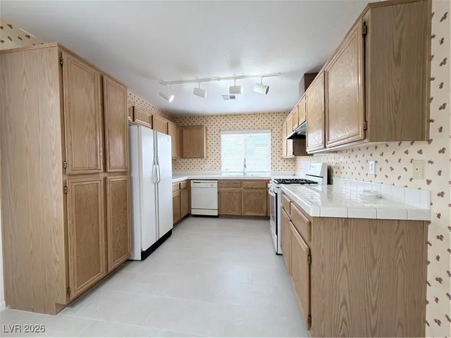 $1,945 | 8232 Fame Avenue, Las Vegas, NV 89147