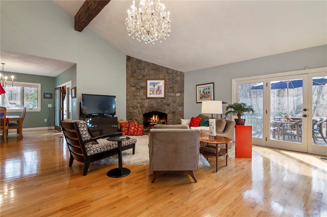 245 Country View Drive Warwick, RI 02886 - Photo 5 of 27
