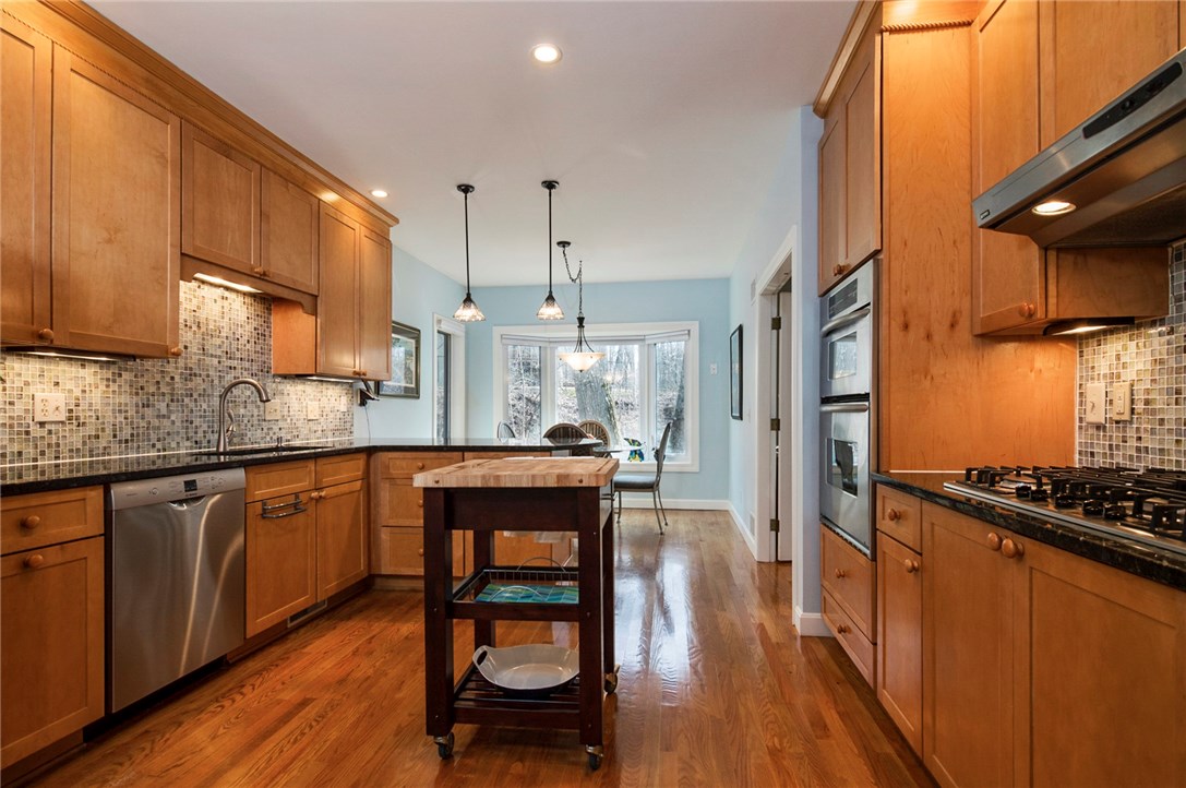 245 Country View Drive Warwick, RI 02886 - Photo 10 of 27
