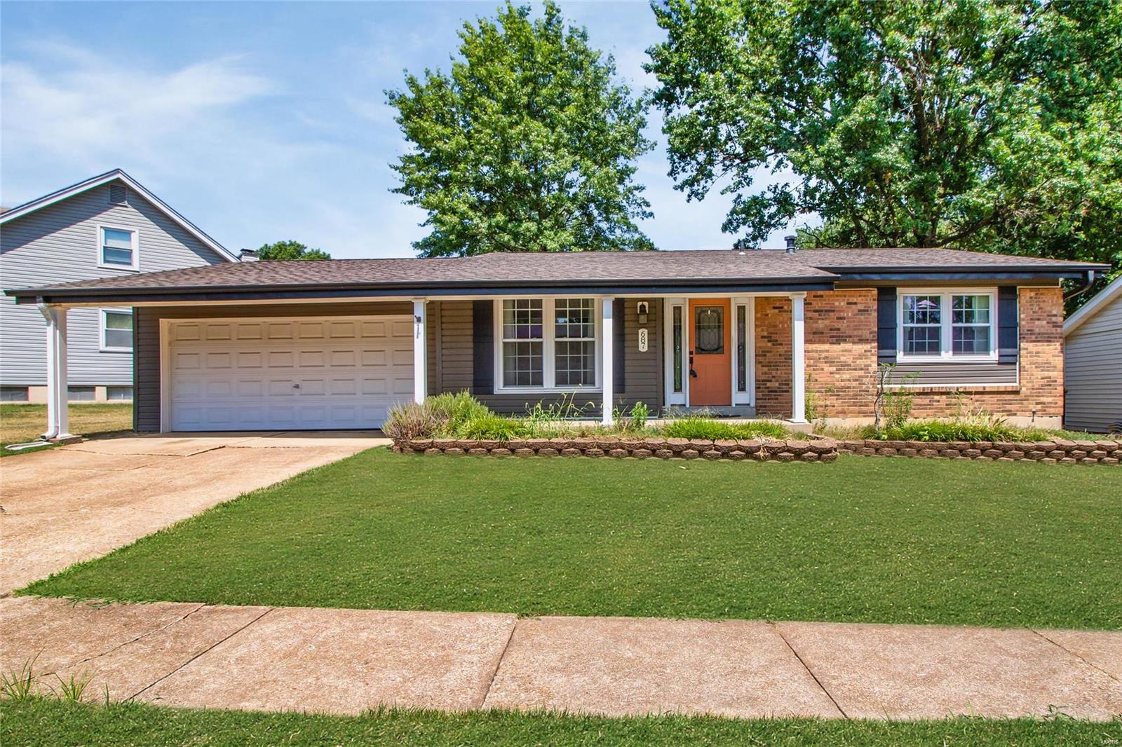 687 Walnut Point Court Ballwin, MO 63021 - Photo 1 of 19 Gallery Image 1