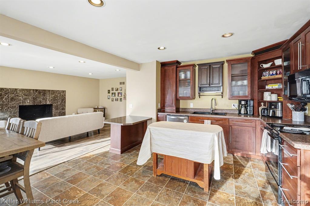 5446 Old Franklin Road Grand Blanc, MI 48439 - Photo 6 of 33