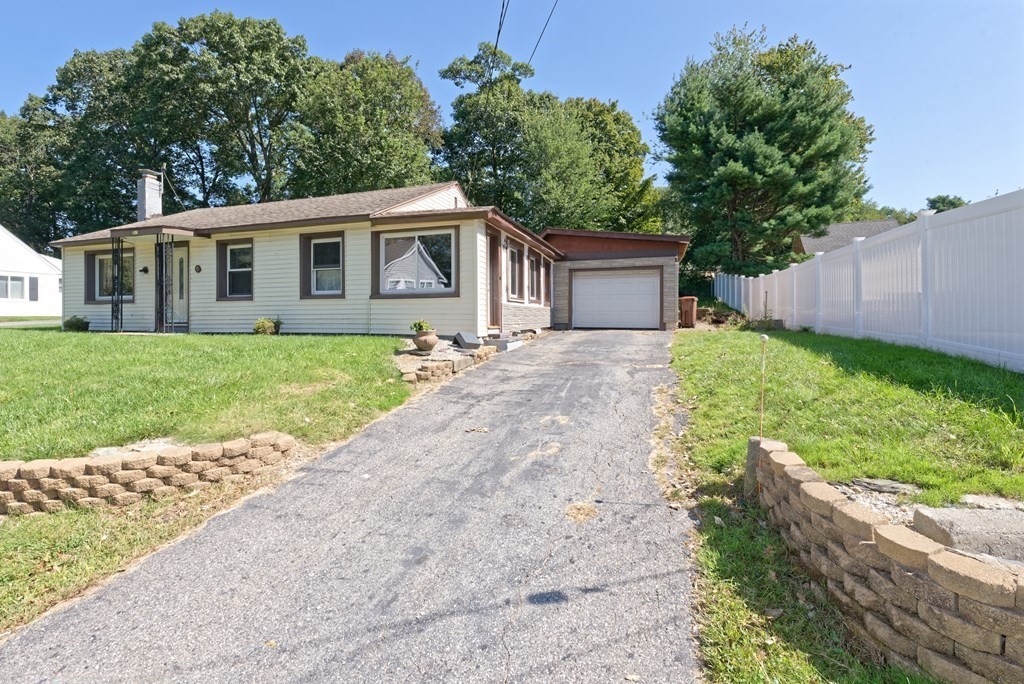 30 Warren Road Auburn, MA 01501 - Photo 2 of 23 Gallery Image 2