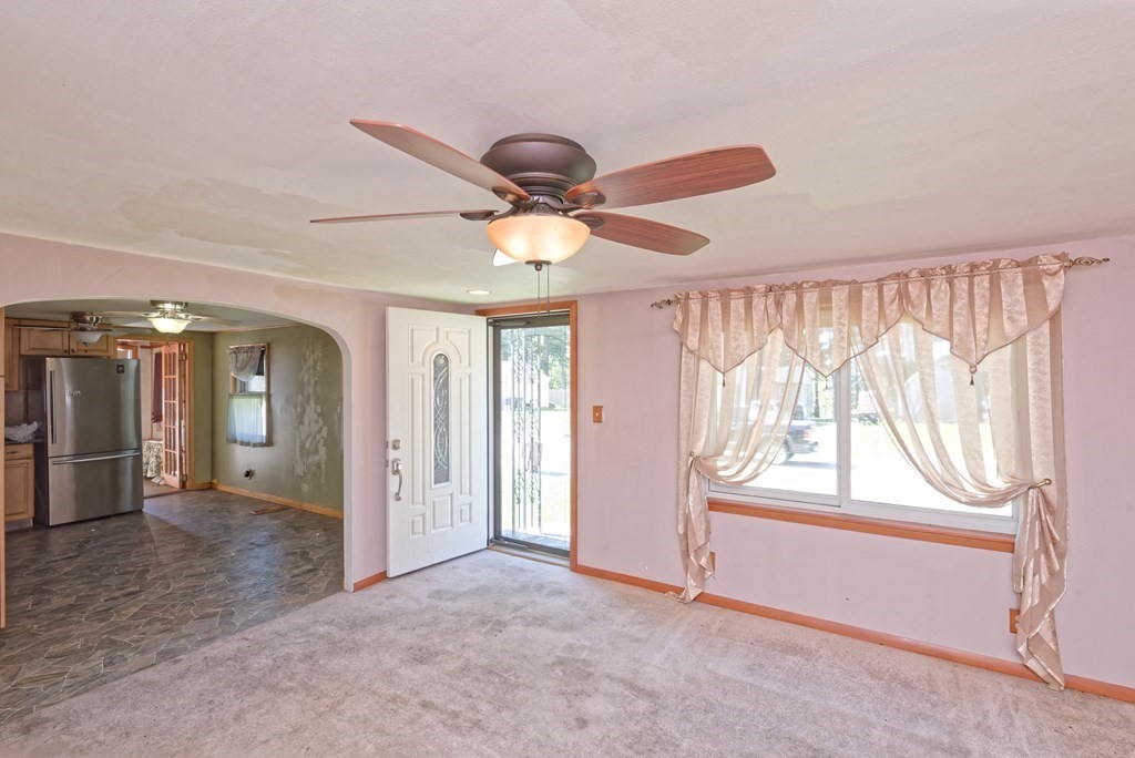 30 Warren Road Auburn, MA 01501 - Photo 3 of 23 Gallery Image 3