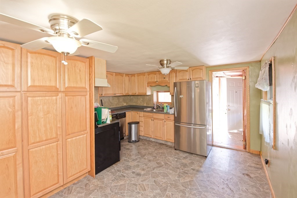 30 Warren Road Auburn, MA 01501 - Photo 9 of 23 Gallery Image 9
