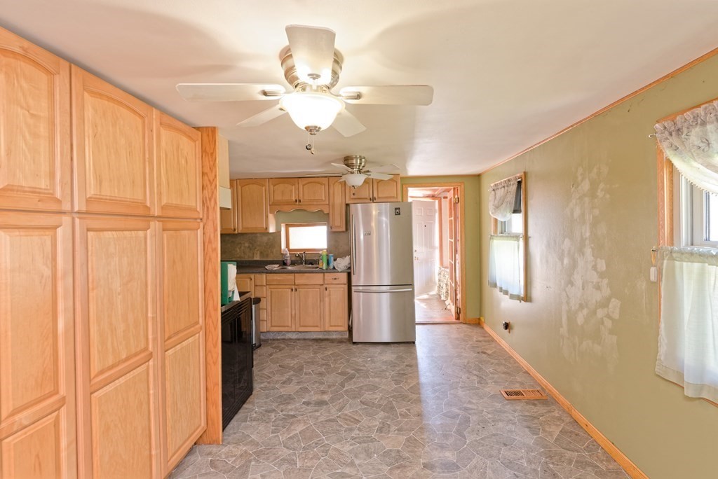 30 Warren Road Auburn, MA 01501 - Photo 10 of 23 Gallery Image 10