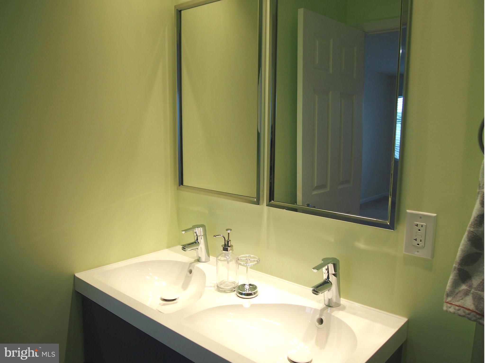 8341 Montgomery Run Road, Unit G Ellicott City, MD 21043 - Photo 26 of 30 Bath (Master)