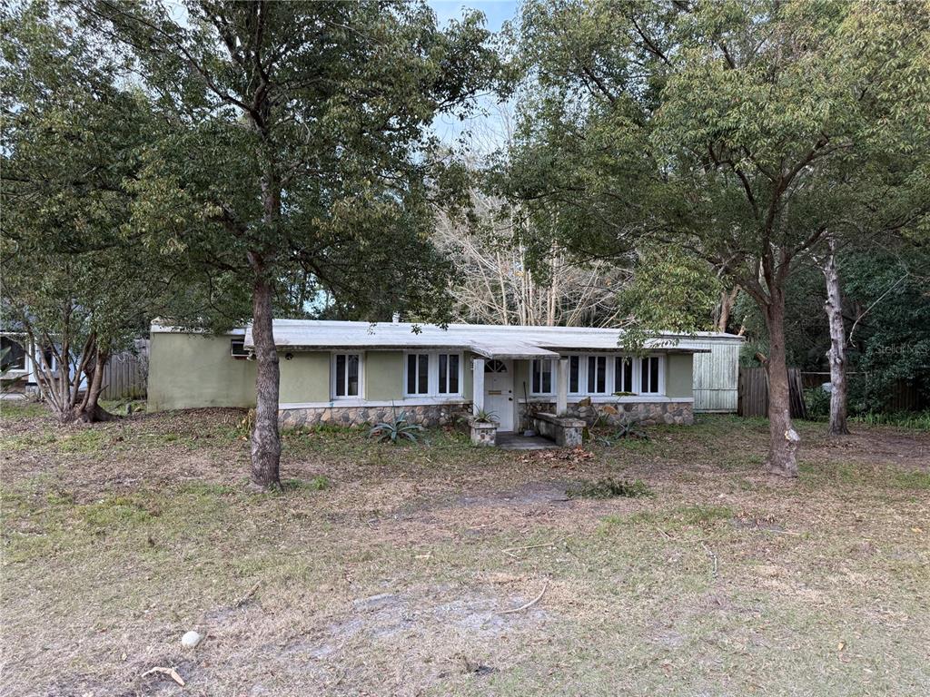 121 Pebble Lane Apopka, FL 32712 - Photo 2 of 39