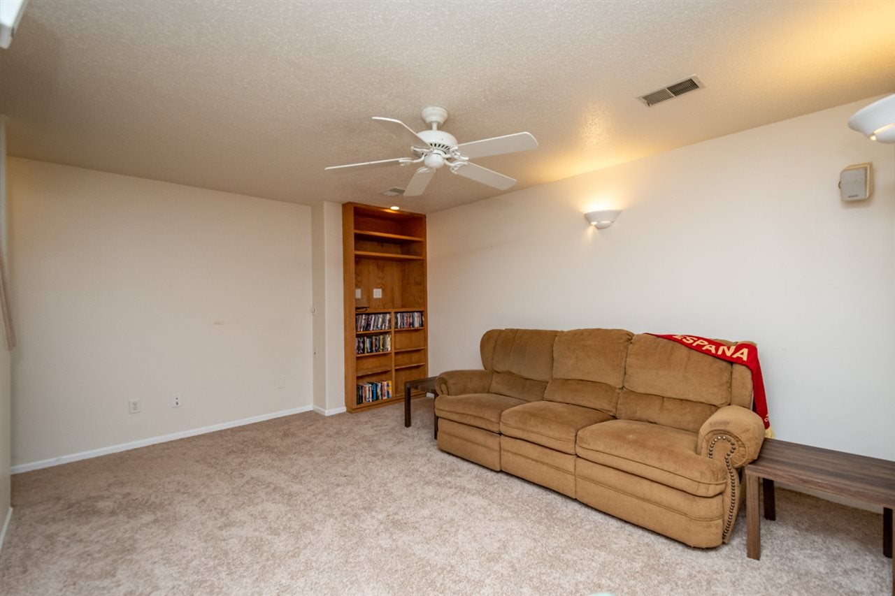 572 Foster Road Iowa City, IA 52245 - Photo 25 of 29 Gallery Image 25