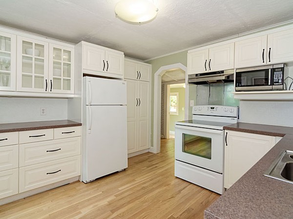 34 Jennings Road Waltham, MA 02451 - Photo 4 of 26 Gallery Image 4