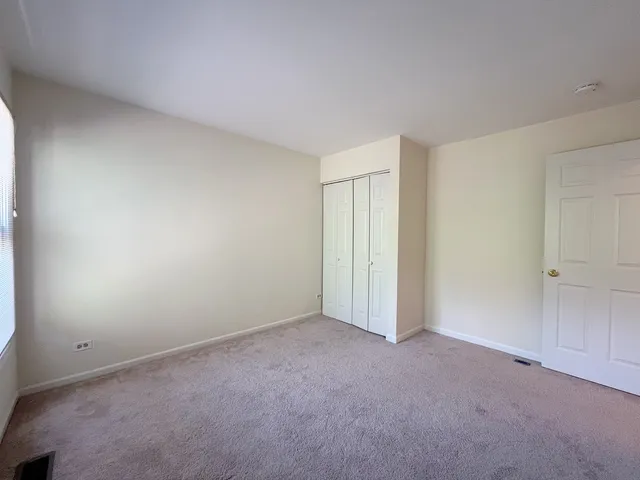 a view of an empty room and room