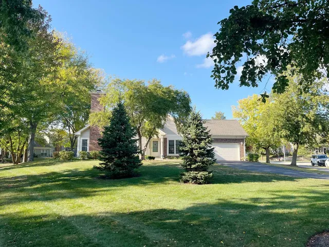 $3,200 | 312 Spring Creek Circle, Unit 312, Schaumburg, IL 60173