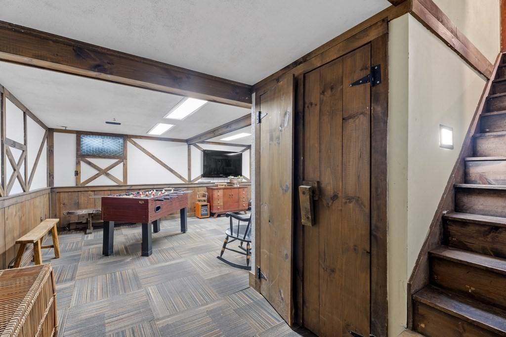 6 Oxford Road Hampstead, NH 03841 - Photo 23 of 32 a view of entryway with furniture and window