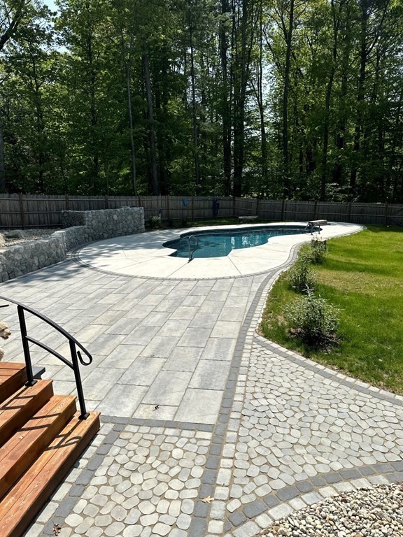 6 Oxford Road Hampstead, NH 03841 - Photo 29 of 32 a view of a backyard