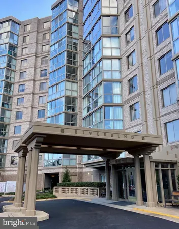 $2,600 | 19385 Cypress Ridge Terrace, Unit 619, Leesburg, VA 20176