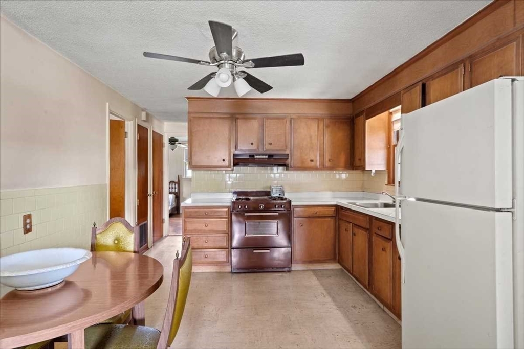 177 Orient Street Worcester, MA 01604 - Photo 10 of 29