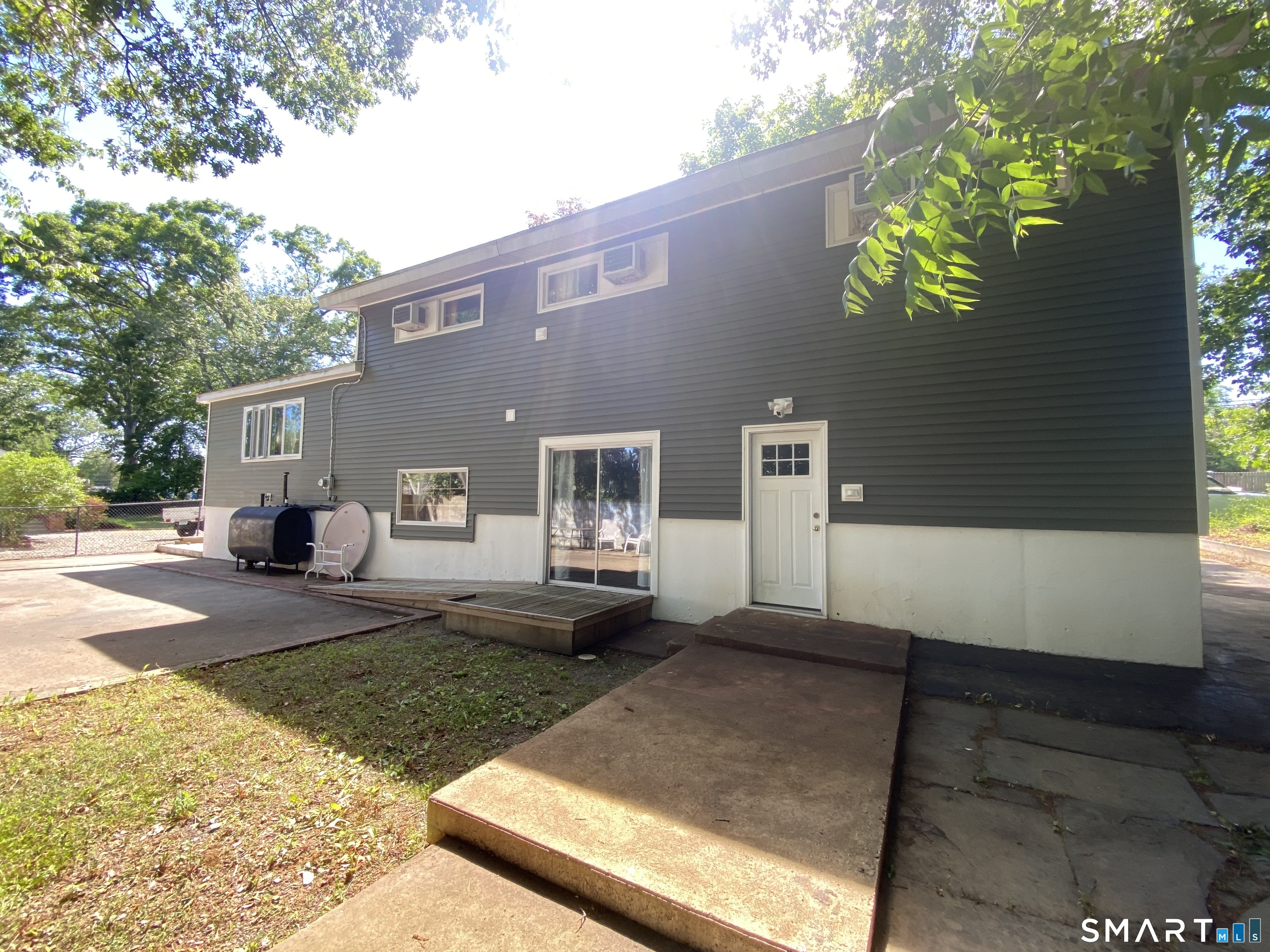 8 Commodore Street Norwich, CT 06360 - Photo 34 of 38