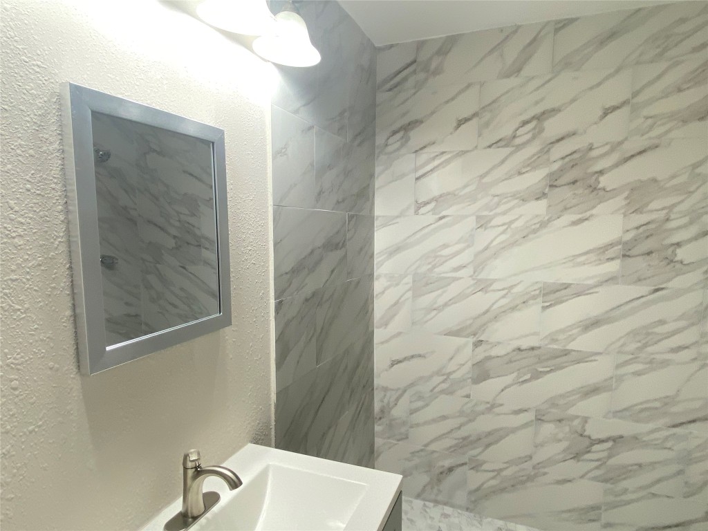 6602 Ariel Street Houston, TX 77074 - Photo 14 of 18