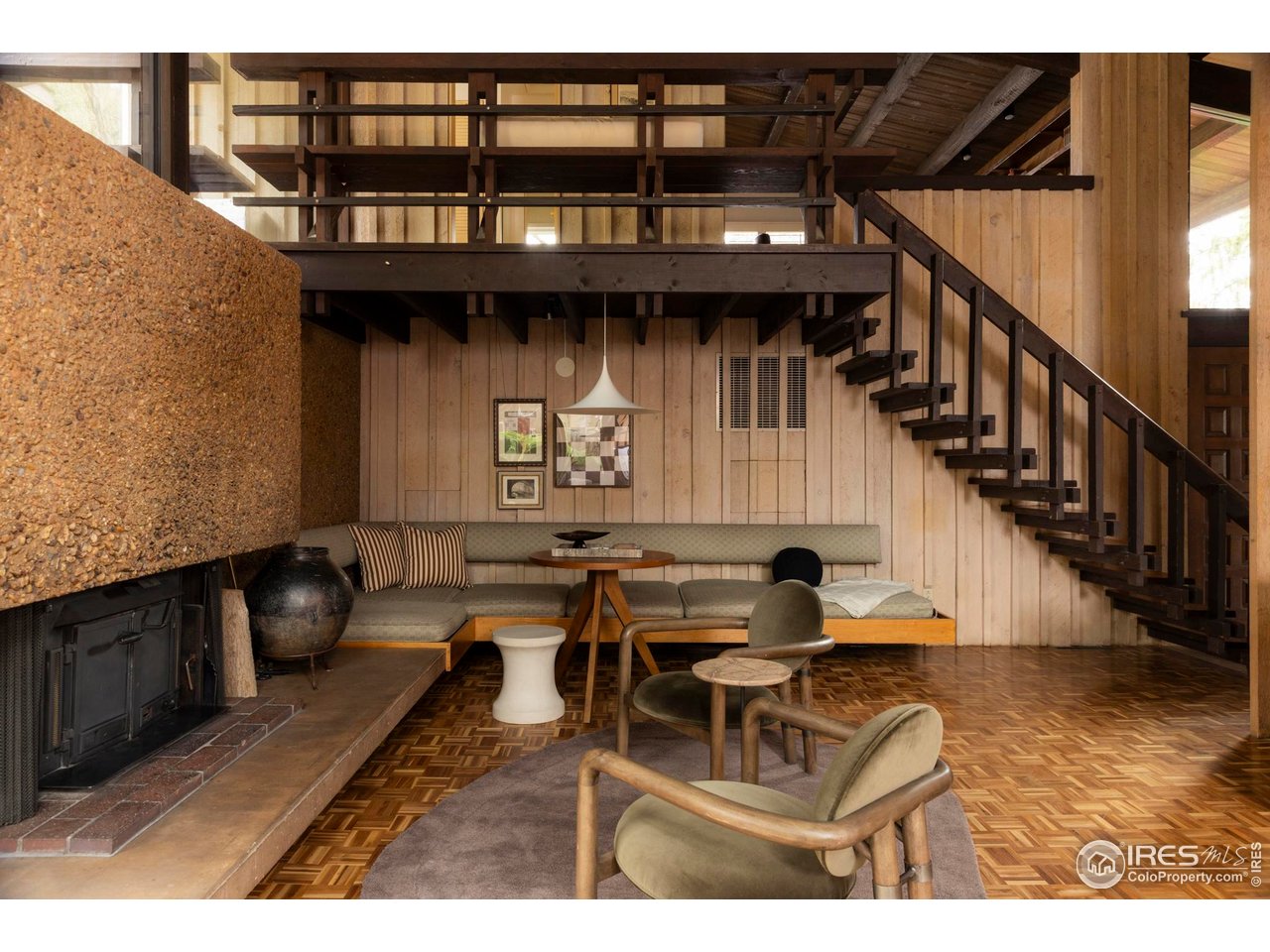 705 Willowbrook Road Boulder, CO 80302 - Photo 3 of 34 a living room with furniture