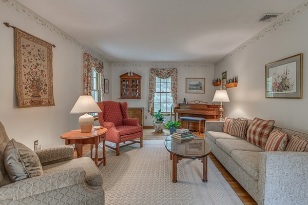 26 Spruce Road North Reading, MA 01864 - Photo 8 of 30 Gallery Image 8