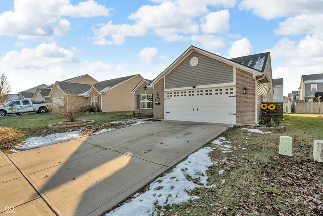 $249,999 | 2941 West Hawanian Lane, Monrovia, IN 46157