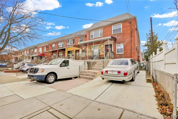 $2,999 | 61-12 70th Street | Middle Village