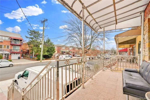 $2,999 | 61-12 70th Street | Middle Village