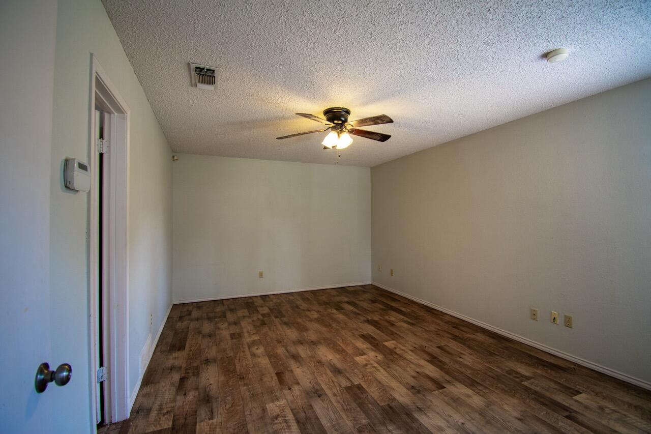 5706 87th Place Lubbock, TX 79424 - Photo 12 of 18 5706 87th Place Lubbock-9 Large