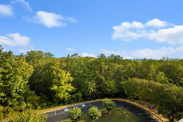 $299,900 | 1414 Continental Drive, Unit 606, Chattanooga, TN 37405