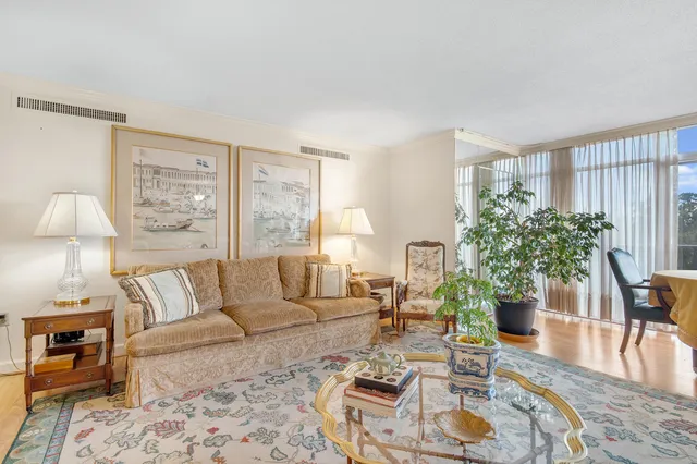 $299,900 | 1414 Continental Drive, Unit 606, Chattanooga, TN 37405