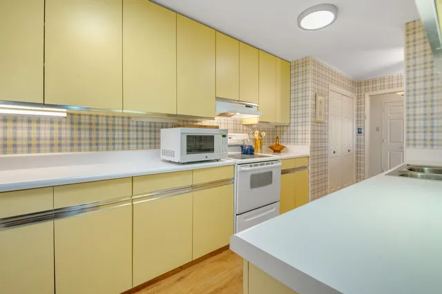 $299,900 | 1414 Continental Drive, Unit 606, Chattanooga, TN 37405