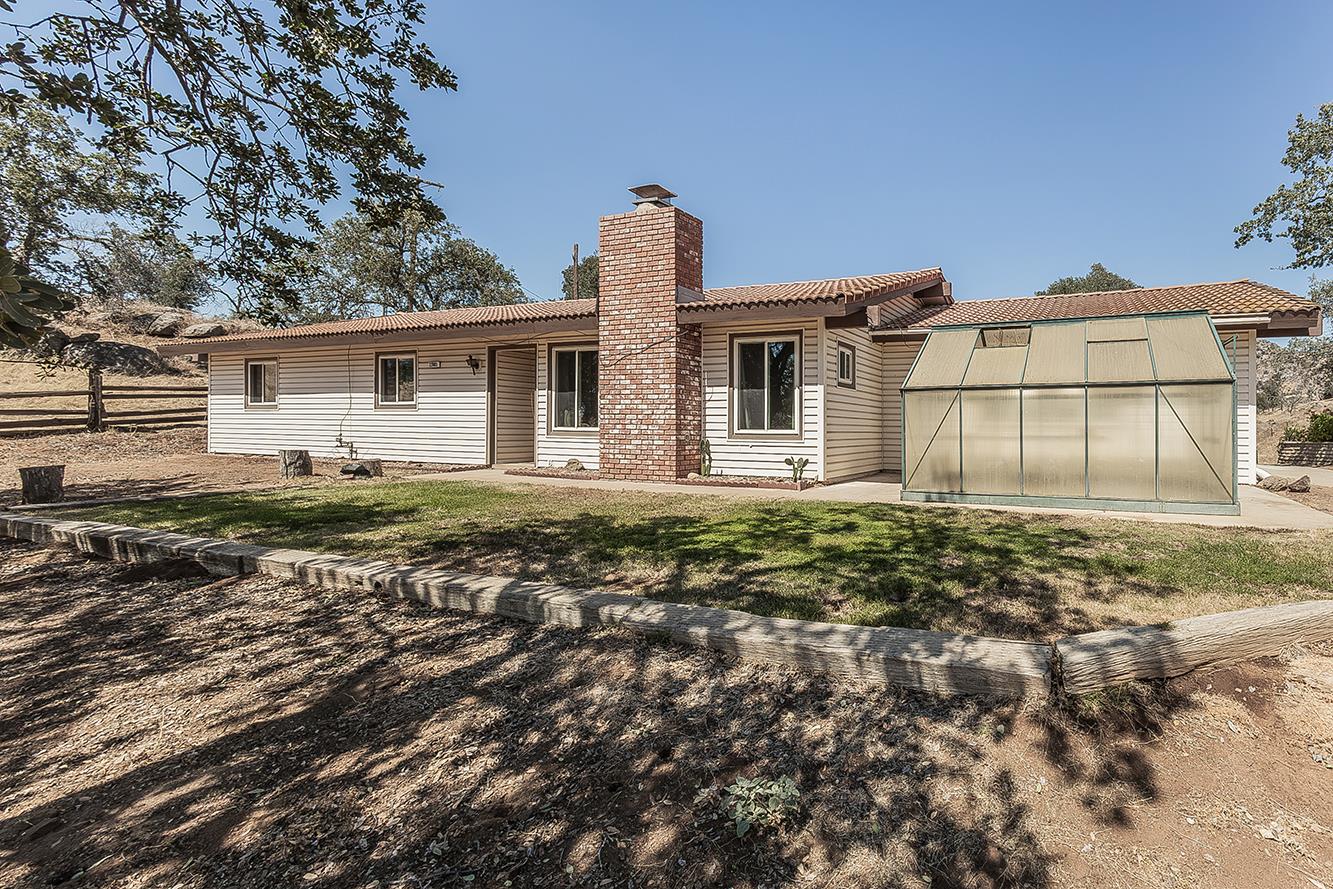 22085 Watts Valley Road Sanger, CA 93657 - Photo 1 of 98
