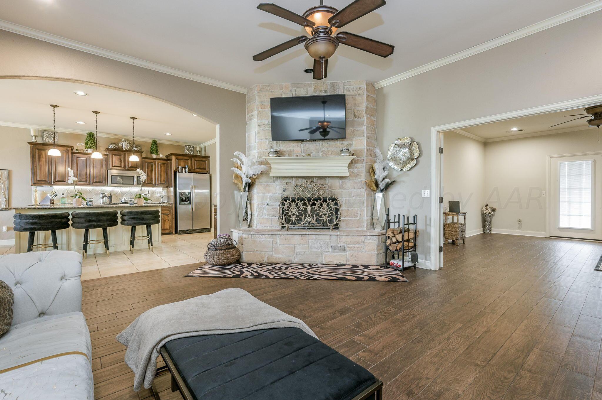 16950 Dove Prairie Road Canyon, TX 79015 - Photo 7 of 43 Living Room