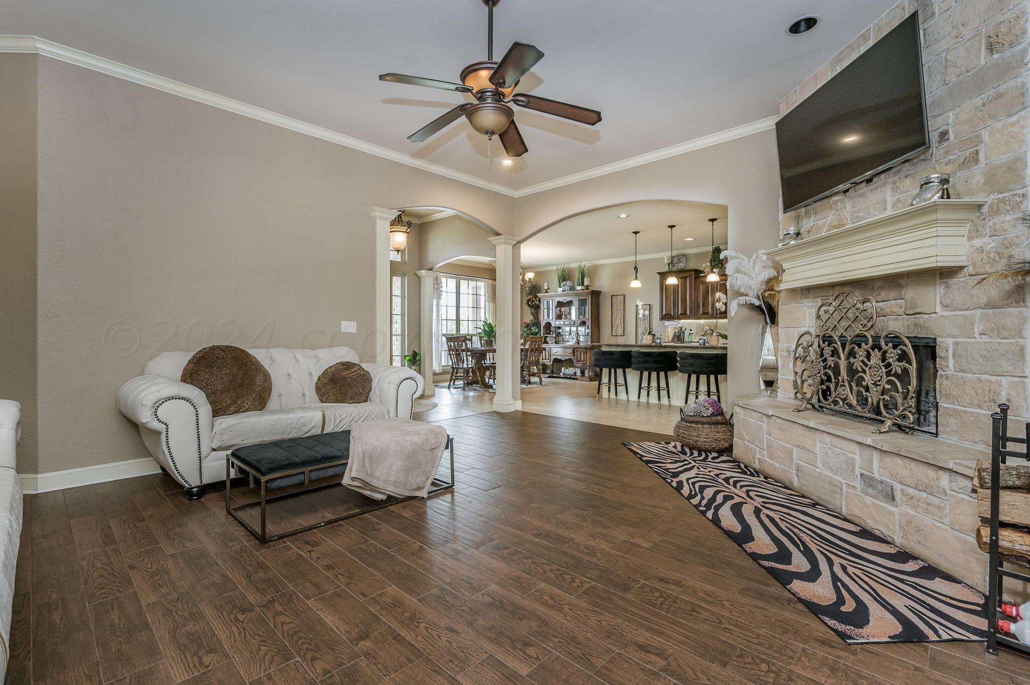 16950 Dove Prairie Road Canyon, TX 79015 - Photo 9 of 43 Living Room-3