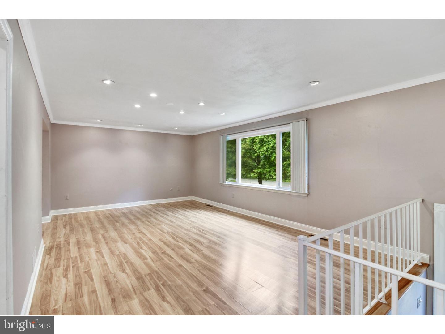 2 Sandy Lane Ewing, NJ 08628 - Photo 5 of 25 Living Room