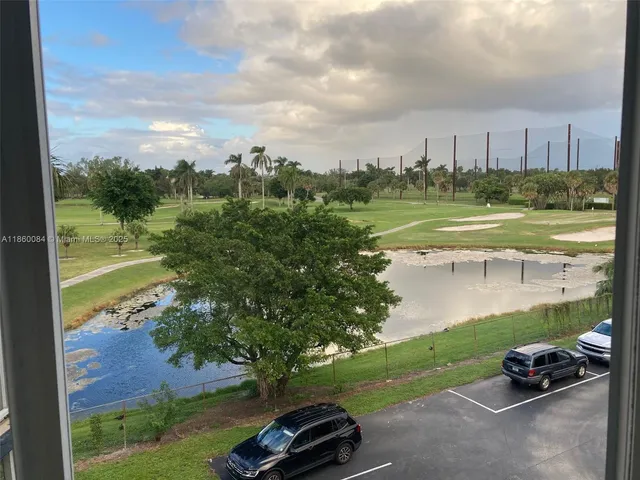 $1,700 | 6995 Northwest 186th Street, Unit E403, Hialeah, FL 33015