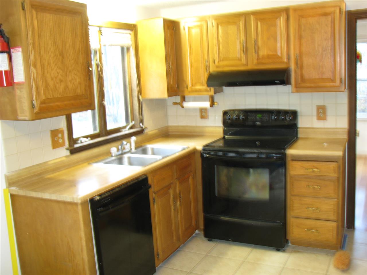 13 Corduroy Road Amherst, NH 03031 - Photo 3 of 15