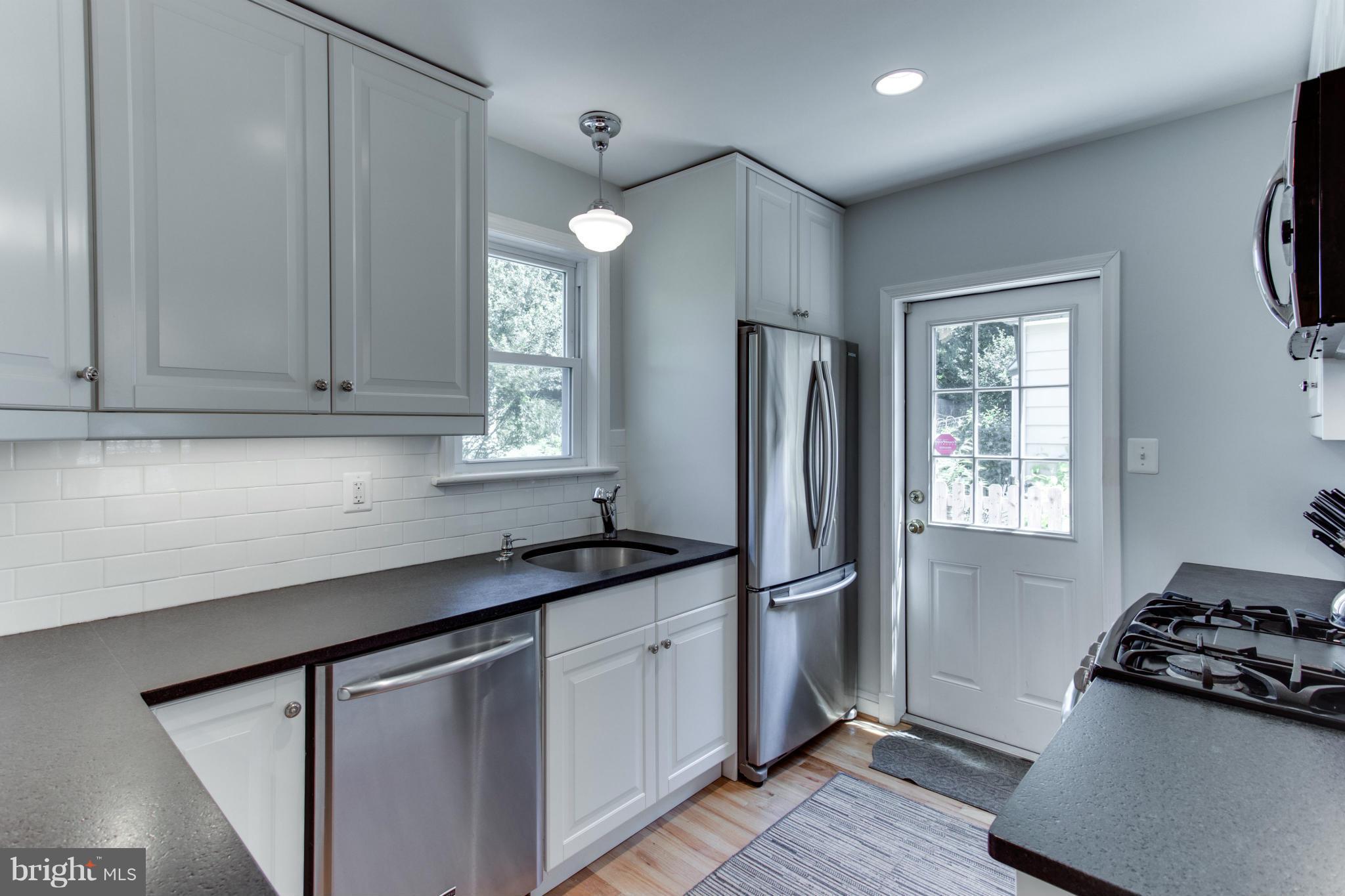 9618 Evergreen Street Silver Spring, MD 20901 - Photo 3 of 30 Kitchen
