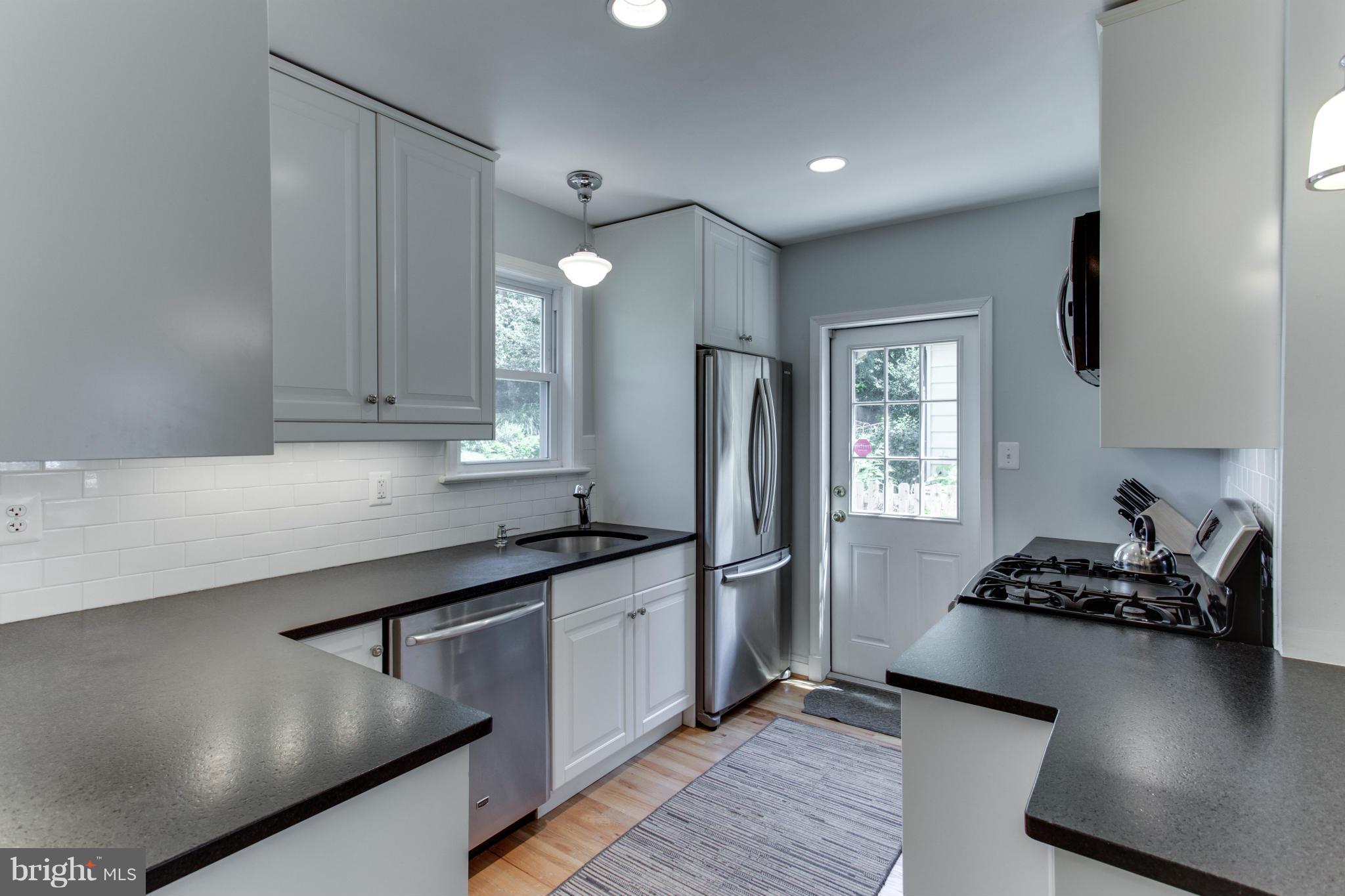 9618 Evergreen Street Silver Spring, MD 20901 - Photo 5 of 30 Kitchen