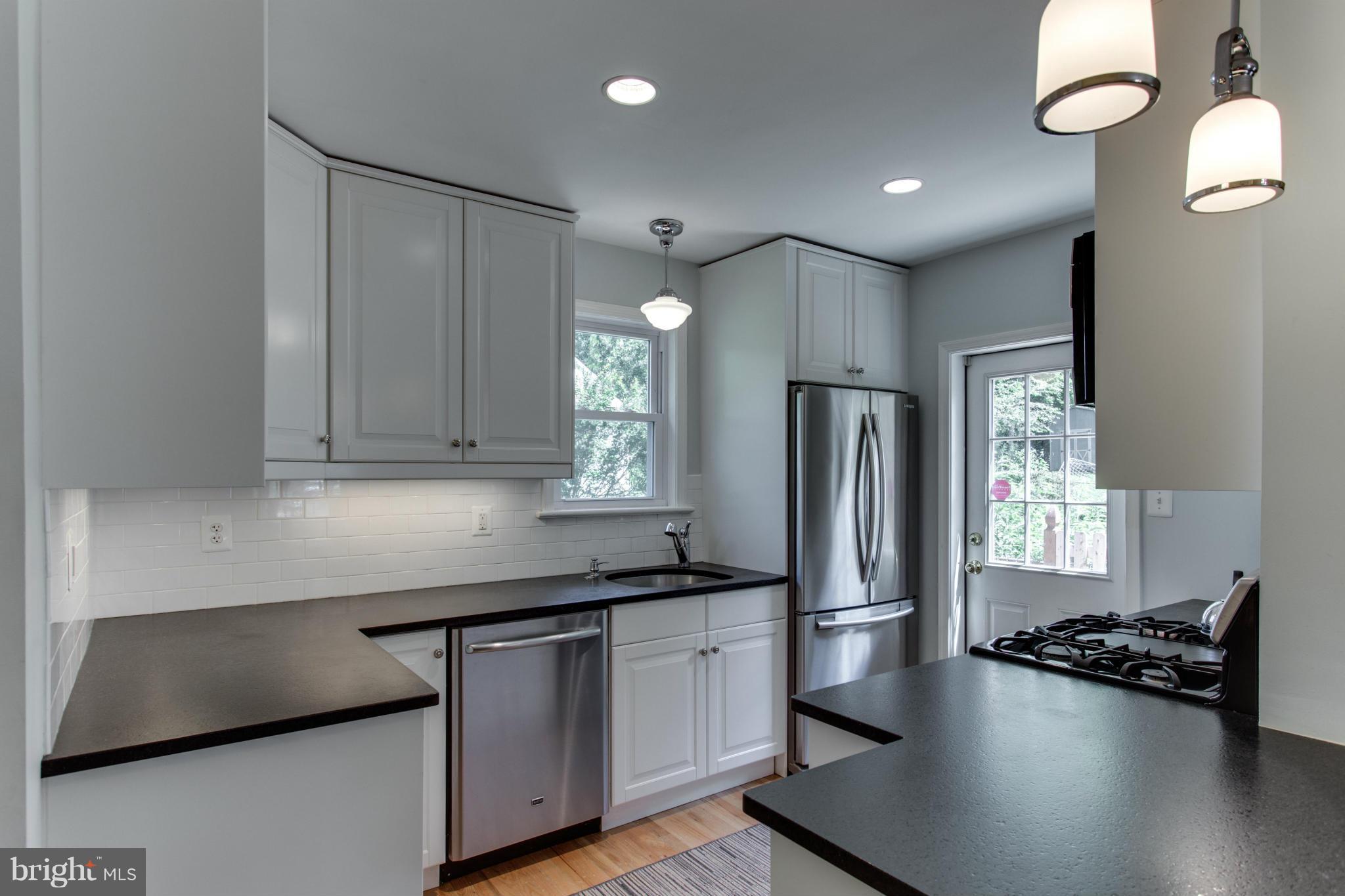 9618 Evergreen Street Silver Spring, MD 20901 - Photo 6 of 30 Kitchen