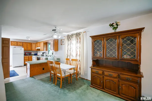 $252,500 | 297 Macallen Lake Road, Carlock, IL 61725