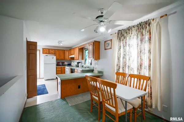 $252,500 | 297 Macallen Lake Road, Carlock, IL 61725