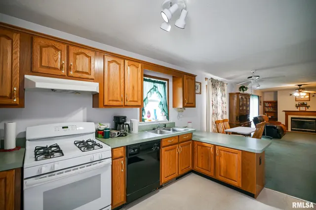 $264,900 | 297 Macallen Lake Road, Carlock, IL 61725