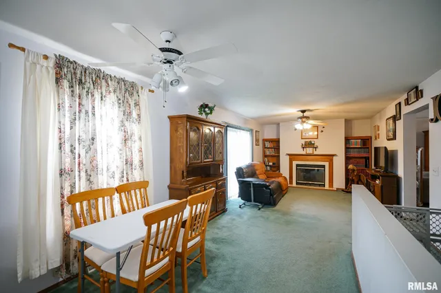 $264,900 | 297 Macallen Lake Road, Carlock, IL 61725